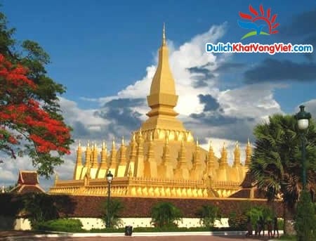 golden-stupa-vientiane