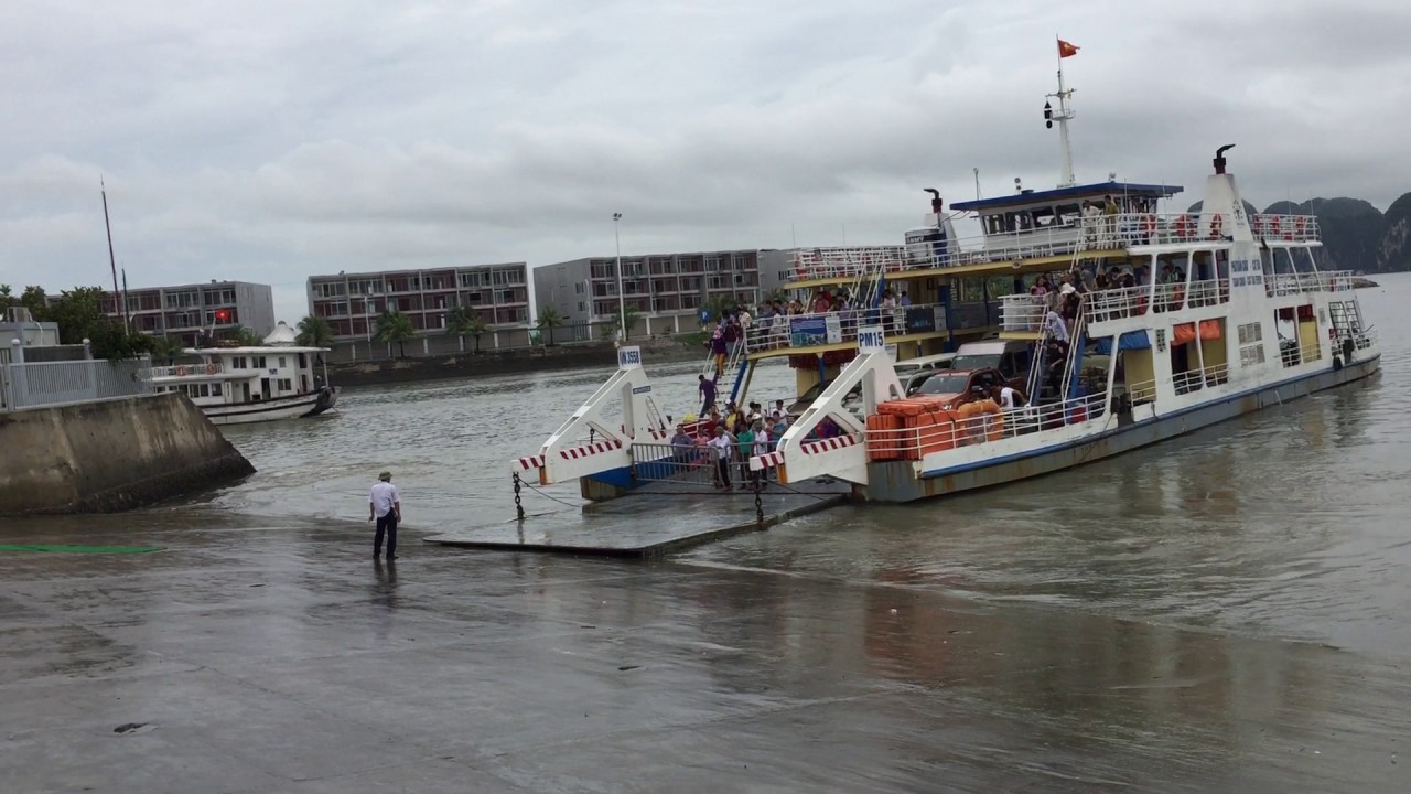 Du khách có thể kết hợp đi thăm vịnh Hạ Long, sau đó sang Cát Bà từ cảng Tuần Châu