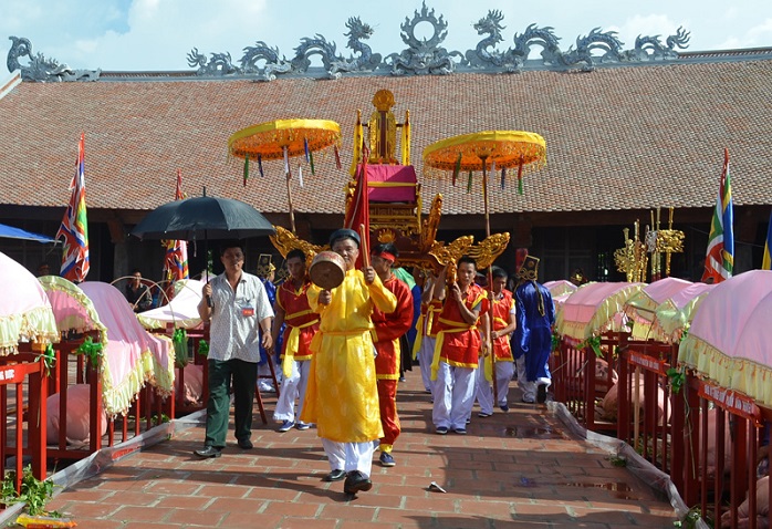 Lễ hội đình Trà Cổ diễn ra vào đầu tháng 6 âm lịch