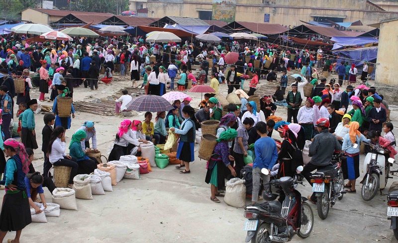 Chợ phiên Mèo Vạc - nơi trao đổi, buôn bán của đồng bào dân tộc Hà Giang
