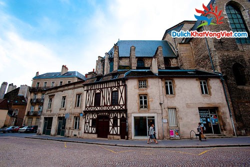 Du lịch Pháp: Dijon – Paris  10 Ngày 9 Đêm giá rẻ