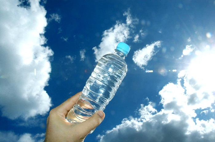Chai nước có thể tái sử dụng.
