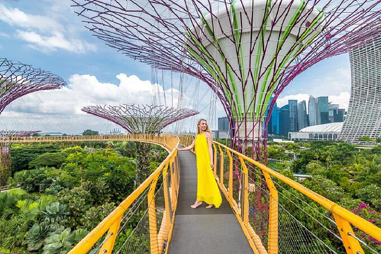 Công viên Gardens by the Bay là một trong số những điểm tham quan du lịch nổi bật bậc nhất tại Singapore.