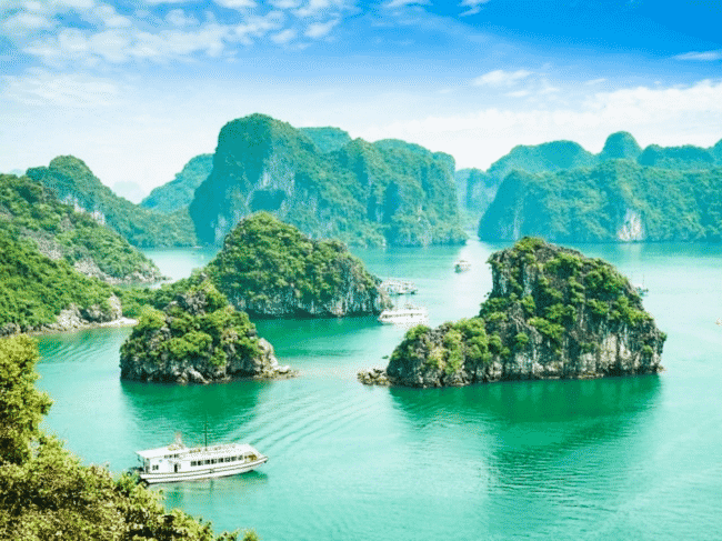 Vịnh Hạ Long - Khám phá du lịch và ẩm thực độc đáo