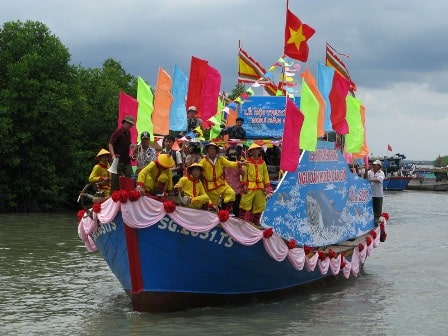 Lễ hội cá voi Nha Trang