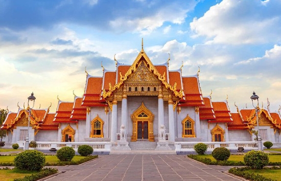 Wat Benchamabophit Dusitvanaram nổi tiếng tại Bangkok