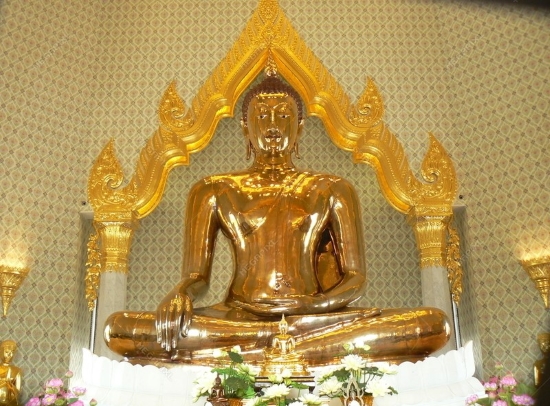Pho tượng Phật bằng vàng nguyên khối tại Wat Traimit