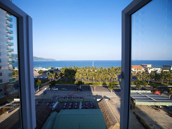 Khách sạn Tuấn Phong với hướng nhìn tuyệt đẹp ra biển