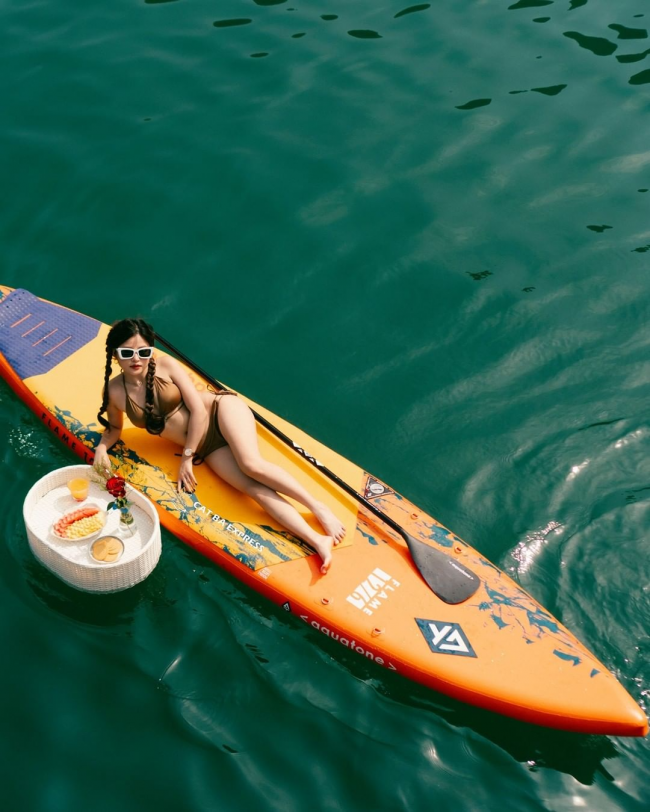 Bạn có muốn bức ảnh chèo kayak sang chảnh như thế này?