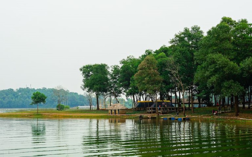 Khu du lịch hồ Đồng Mô
