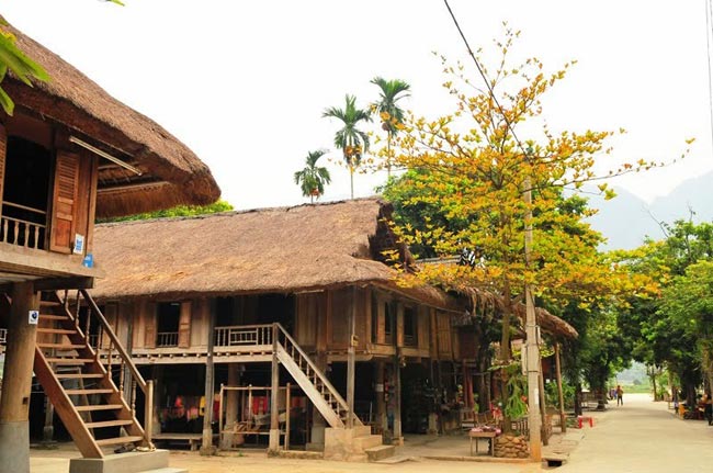 Phong cách nhà sàn ở Bản Lác Mái Châu
