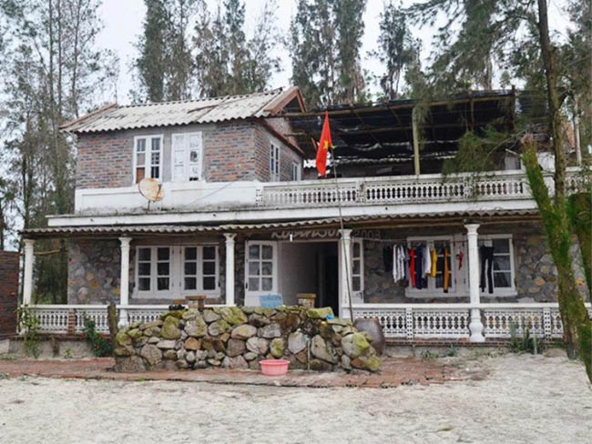 Robinson Ecolodge tại bãi Robinson thuộc xã Minh Châu, Quan Lạn