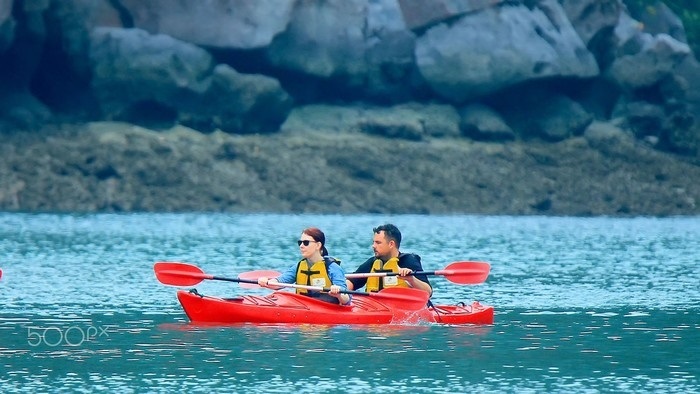 Chèo kayak khám phá vịnh Bái Tử Long