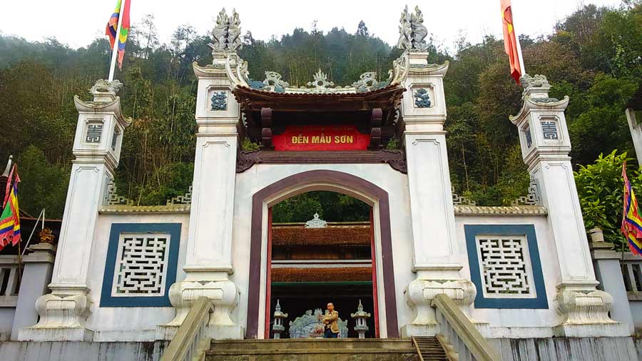 Đền Mẫu Sơn Sapa - Ngôi đền linh thiêng cổ tự