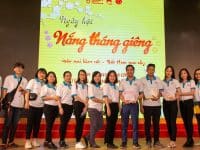 Tập thể lãnh đạo và nhân viên Công ty Du lịch Khát Vọng Việt tham gia chương trình hiến máu tình nguyện tại Viện Huyết học - Truyền máu Trung ương