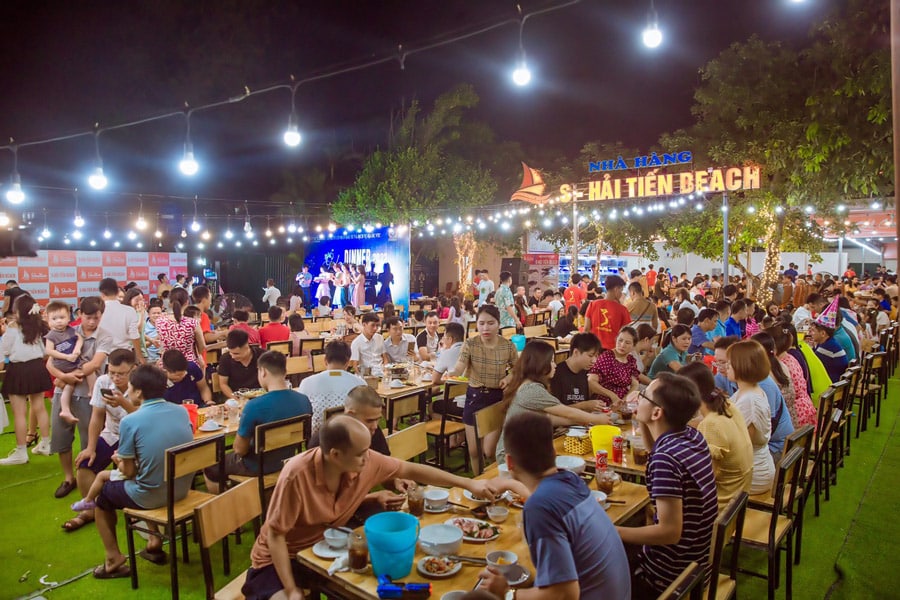 Nhà hàng S Hải Tiến thu hút đông đảo thực khách