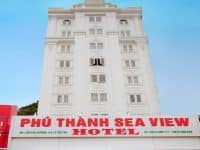 Khách sạn Phú Thành được tô điểm bằng màu trắng làm chủ đạo tạo nên không gian sang trọng, lịch sự