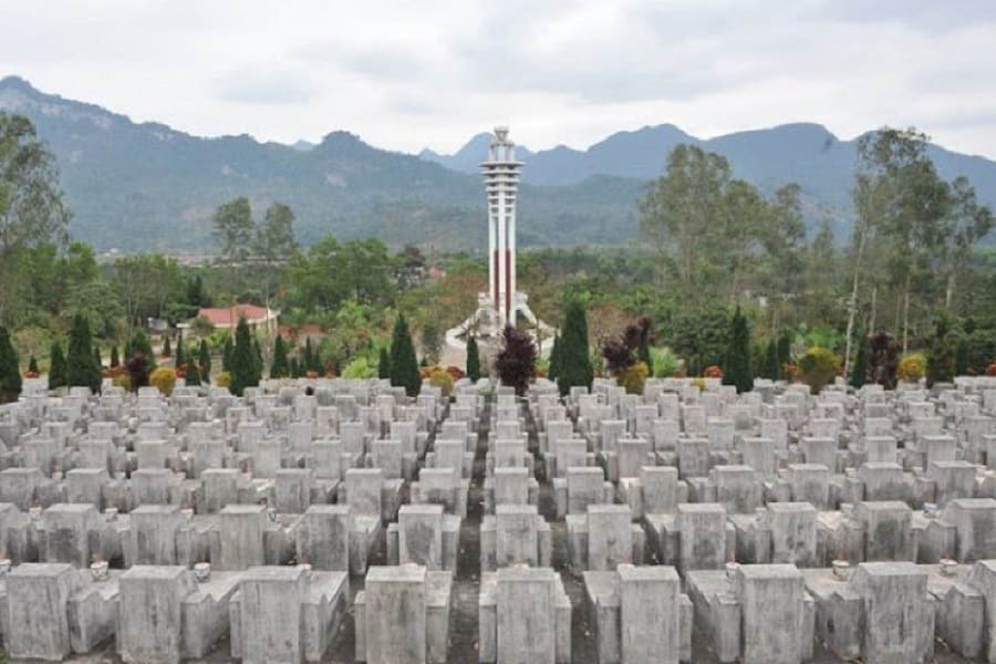 Nghĩa trang liệt sĩ Vị Xuyên