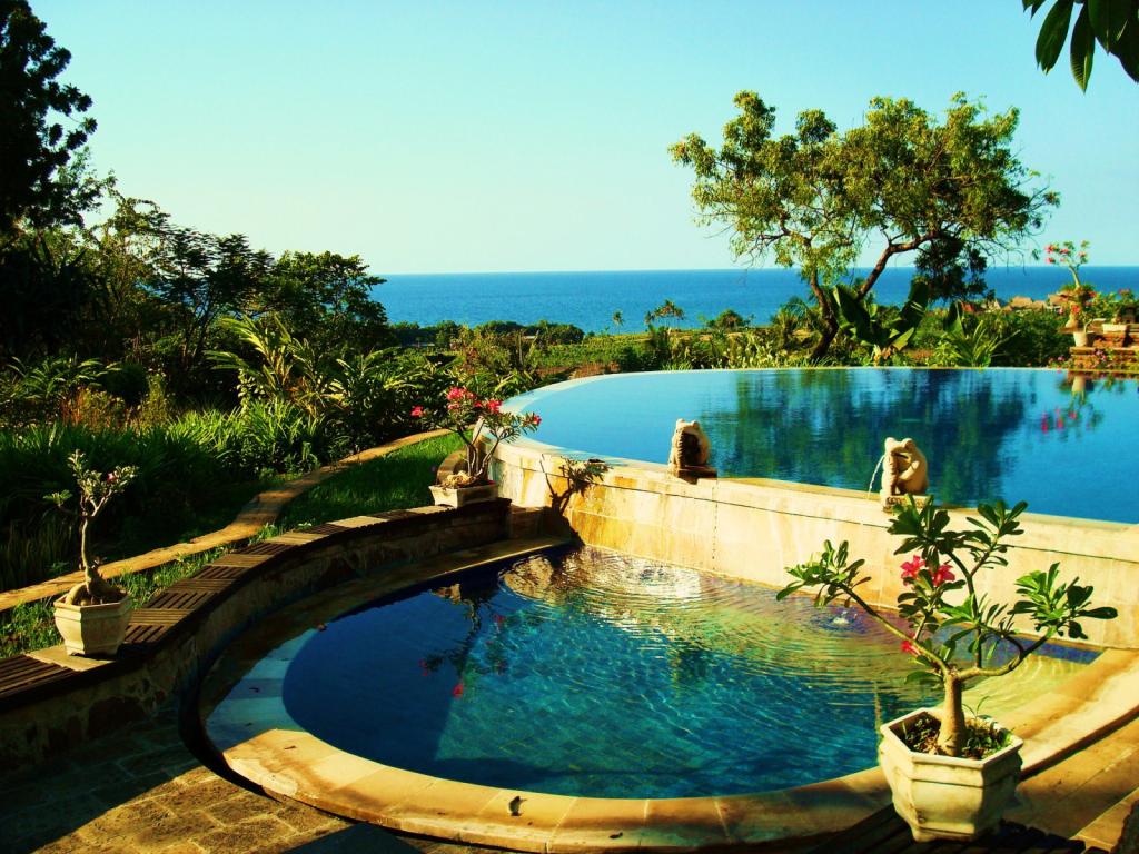 Bể bơi view đẹp của Zen resort Ba Vì