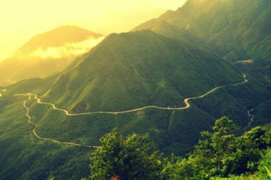 đèo Khau Phạ giữa những dãy núi điệp trùng