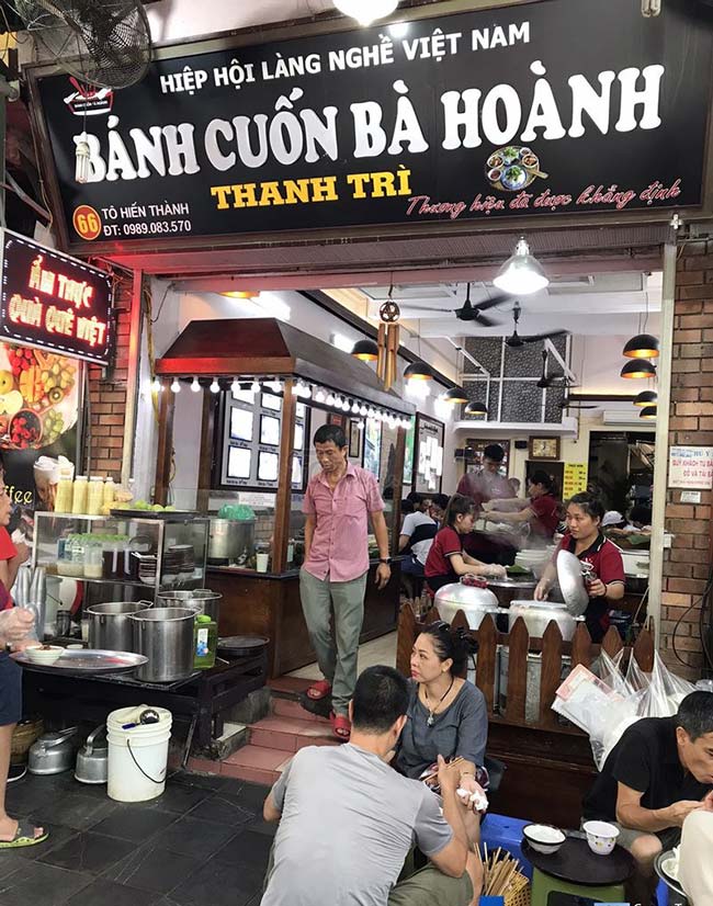 Bánh cuốn Bà Hoành - quán ăn ngon Hà Nội được nhiều du khách biết đến