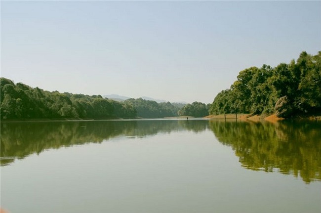 Hồ Pà Khoang - địa điểm du lịch Điện Biên lý tưởng