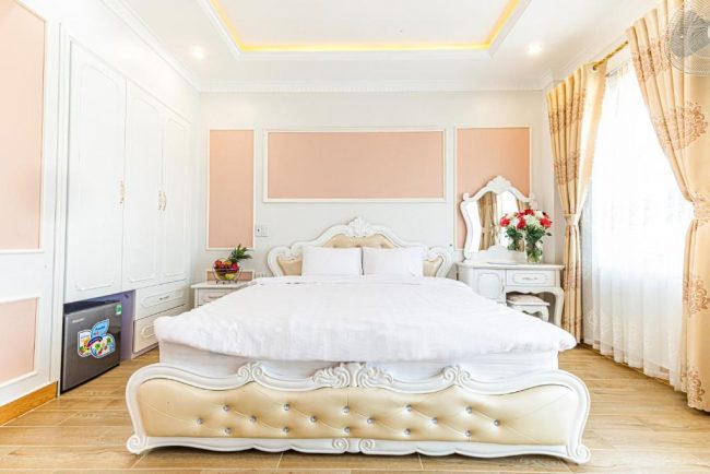 Phòng nghỉ cực kỳ sang trọng theo phong cách hoàng gia ở khách sạn An Lộc