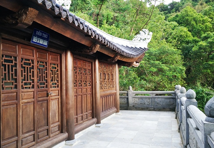 Đền thờ Thánh Nguyễn là một trong những địa điểm nổi bật tại chùa Bái Đính