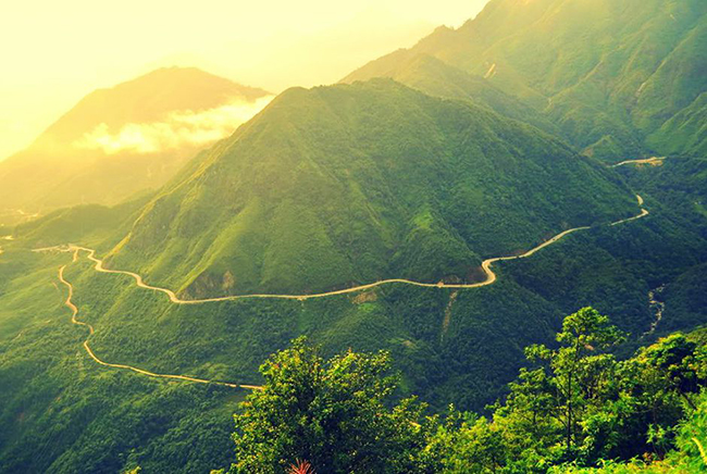 Đèo Pha Đin Điện Biên có chiều dài khoảng 32km