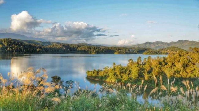 Hồ Pá Khoang khiến du khách trầm trồ về vẻ đẹp của nó