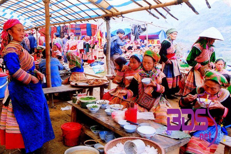 Chợ Phiên Tả Sìn Thàng khiến du khách say đắm vì không khí nhộn nhịp