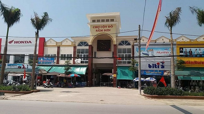 Một trong những chợ hải sản nổi tiếng nhất Sầm Sơn