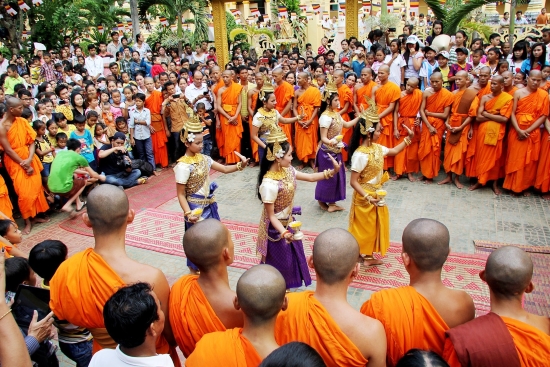 Lễ hội Chol Chnam Thmay - Lễ mừng năm mới của đồng bào Khmer
