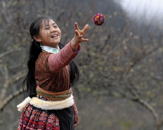 Ném pao đã trở thành nét văn hóa truyền thống của đồng bào Mông ở khắp các tỉnh Tây Bắc