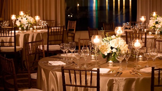 Không gian tổ chức tiệc cưới đầy lung linh và lãng mạn tại khách sạn