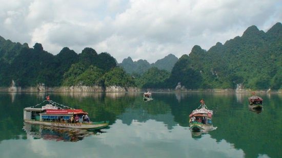 Lòng hồ thủy điện Tuyên Quang