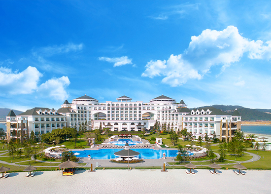 Ở Hạ Long có đủ resort sang trọng cho đến khách sạn, homestay bình dân