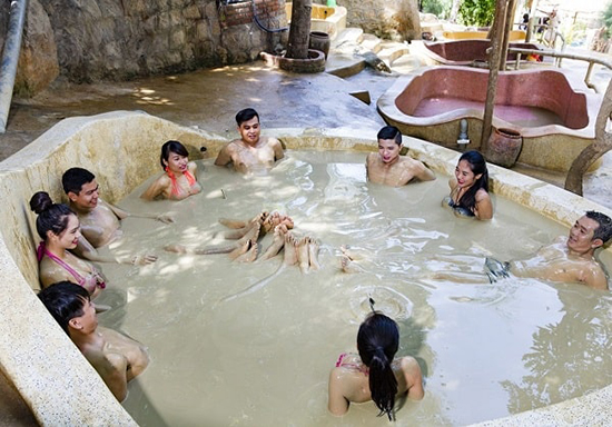 Tắm bùn Nha Trang là điểm nhất cho chuyến du lịch Nha Trang của bạn thêm phần thú vị.