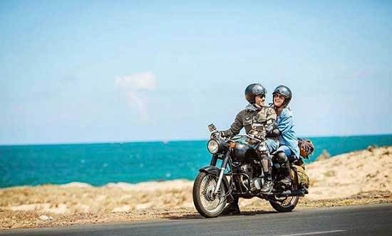 Di chuyển đến Quảng Ninh bằng xe máy giúp du khách chủ động về thời gian