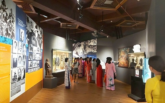 Bên trong bảo tàng phụ nữ Nam Bộ