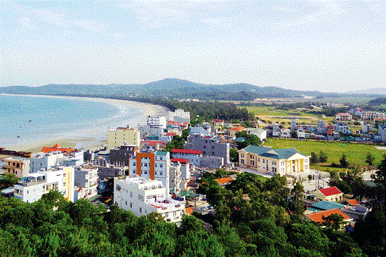Huyện đảo Cô Tô được xem là viên ngọc xanh giữa mênh mông sóng biển