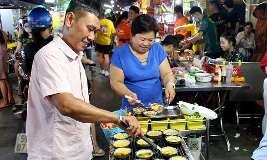 Chợ Hồ Thị Kỷ là thiên đường ẩm thực giá rẻ tại thành phố Hồ Chí Minh