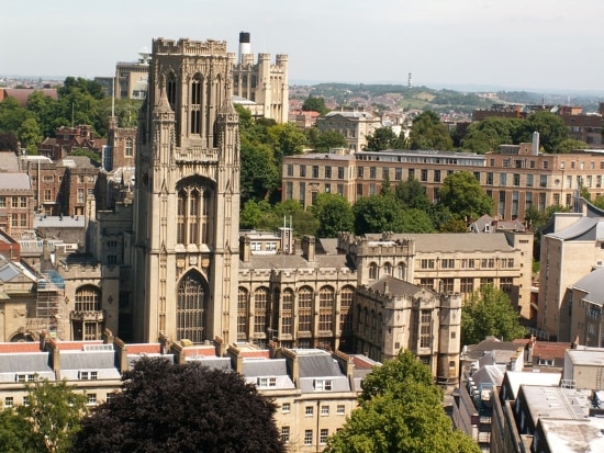 Đại học Bristol có kiến trúc cổ kính 
