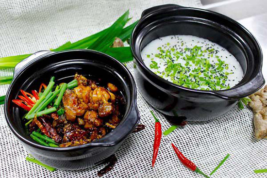 Cháo Ếch Singapore mang hương vị thơm ngon, đậm đà và đầy đủ dưỡng chất, món ăn đặc trưng của đảo quốc Sư Tử.