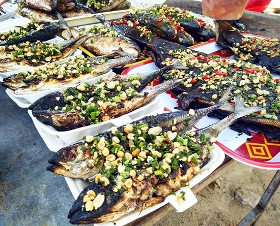Thiên đường hải sản tại chợ hải sản Hồ Tràm