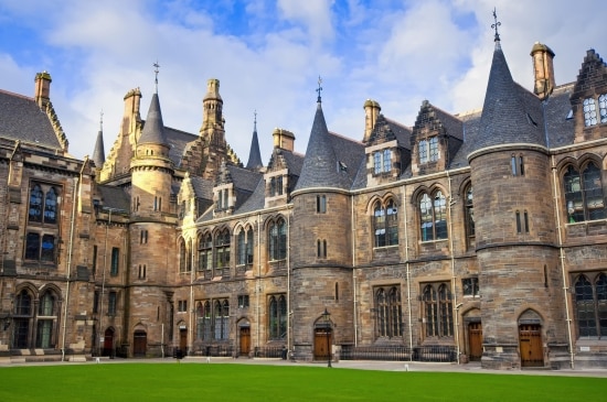 Kiến trúc đồ sộ, cổ kính của đại học Glasgow