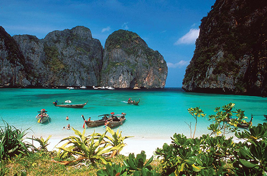 Koh Phi Phi - “thiên đường nghỉ dưỡng” là một quần đảo chứa 6 đảo nhỏ, nằm ngoài khơi Phuket.