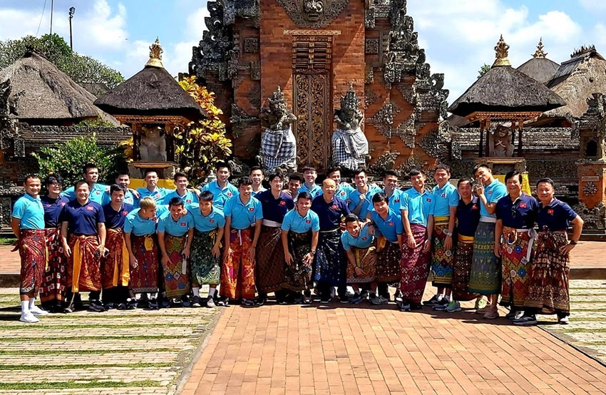 HLV Park cùng đội tuyển Việt Nam du lịch Bali