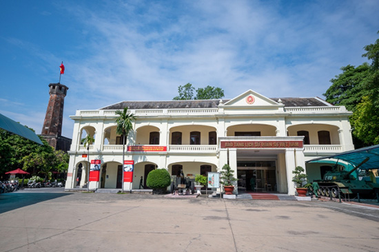 Hàng nghìn hiện vật tại Bảo tàng Lịch sử Quân sự Việt Nam đã tái hiện một cách sinh động lịch sử dựng nước và giữ nước của dân tộc Việt Nam.