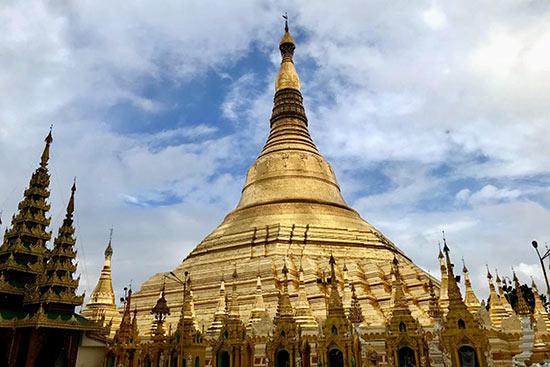 Ngôi chùa nổi tiếng bậc nhất tại Thái Lan với tượng phật bằng vàng khổng lồ